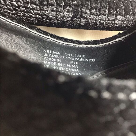 Calvin Klein Neema Pump Shoes Black Velour Gold 4” Heel Pointed Toe Size 7 1/2 - Picture 9 of 9